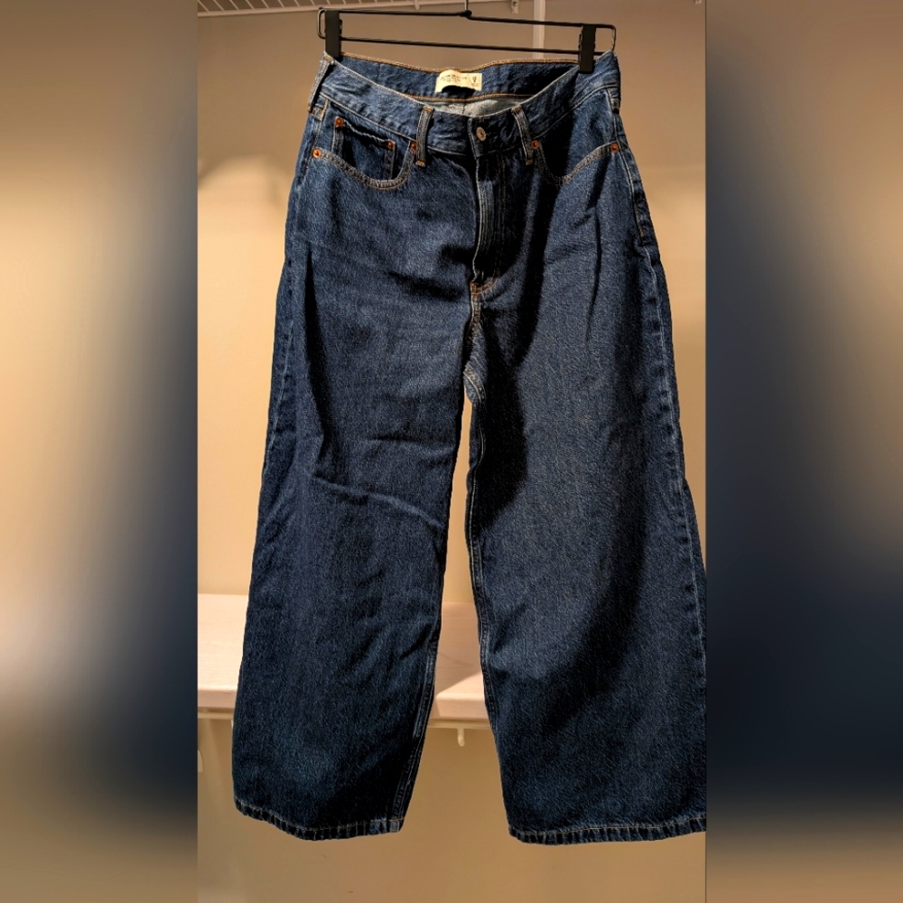 NWOT Women's High Rise Cropped Wide Leg Jean